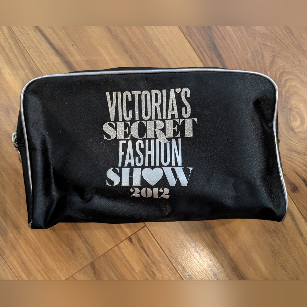 Victoria's Secret 2012 Black Fashion Show Pouch Or Makeup Bag